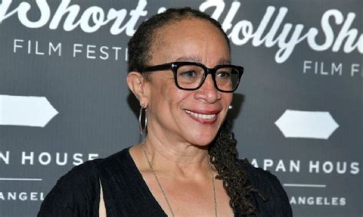 Discoveries And Insights About S. Epatha Merkerson's Son
