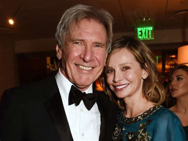 Ungkap Rahasia Kekayaan, Usia, Dan Berat Calista Flockhart