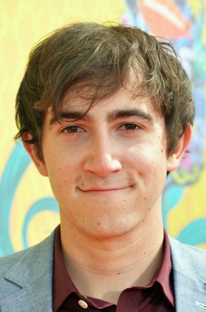 Unveiling Vincent Martella's Height: Surprising Revelations